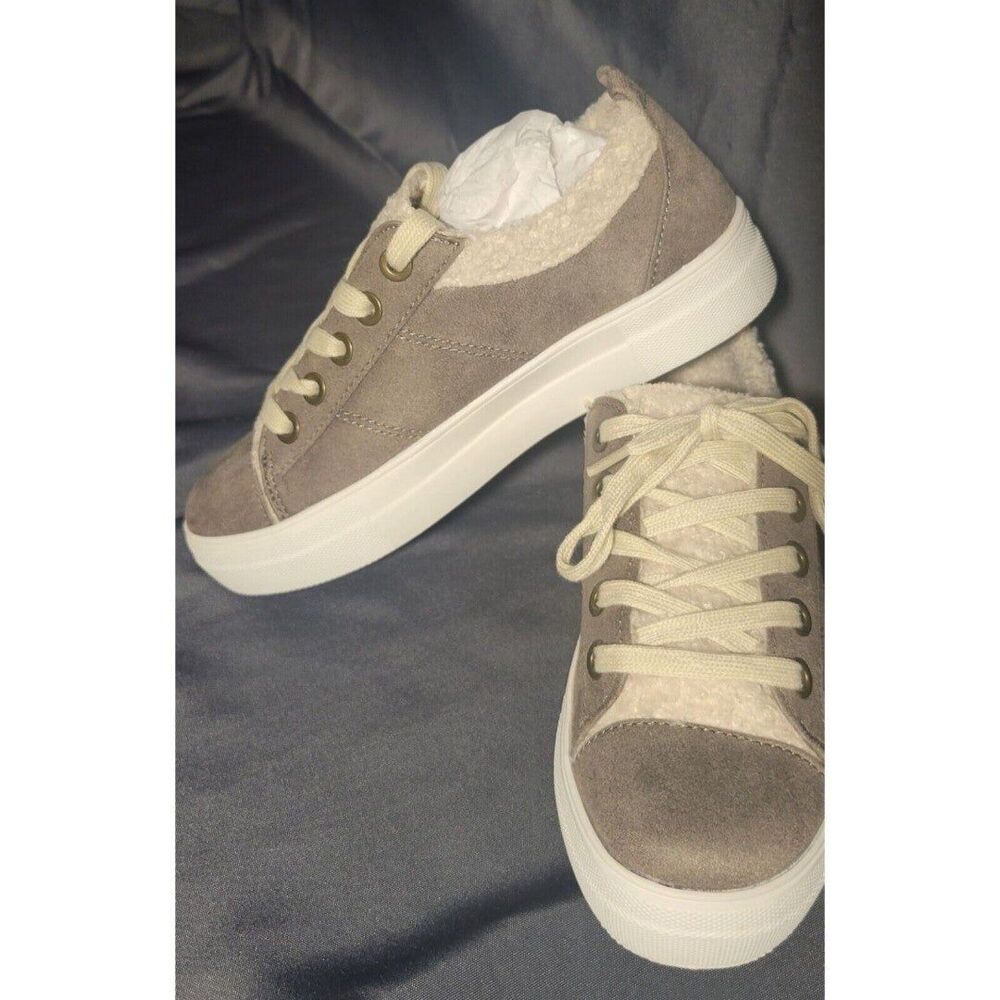 SODA Women's Cozy Faux Fur Platform Endear Sneakers Grey Size US:5.5